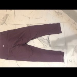 Lululemon purple/lilac Crop Wunder Under Leggings
